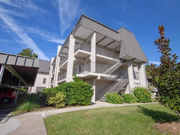 8799 Bardmoor Blvd APT 305, Seminole, FL 33777