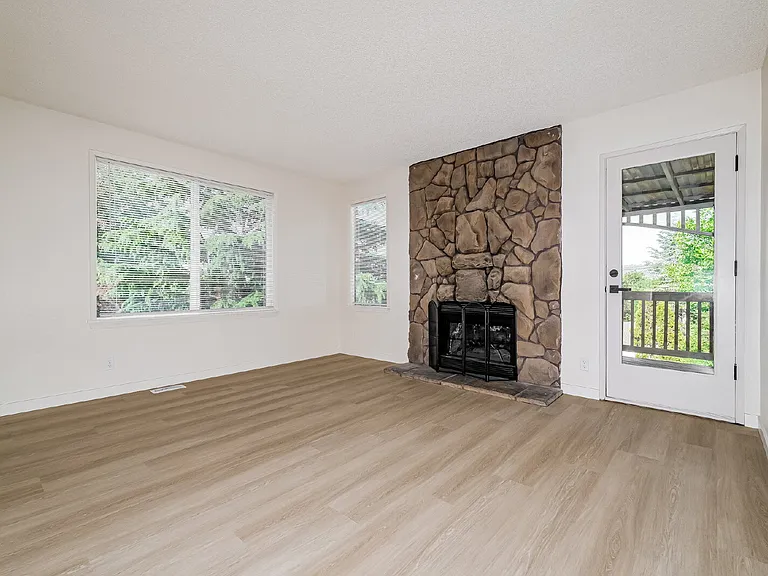 500 S 27th Pl — Photo 4