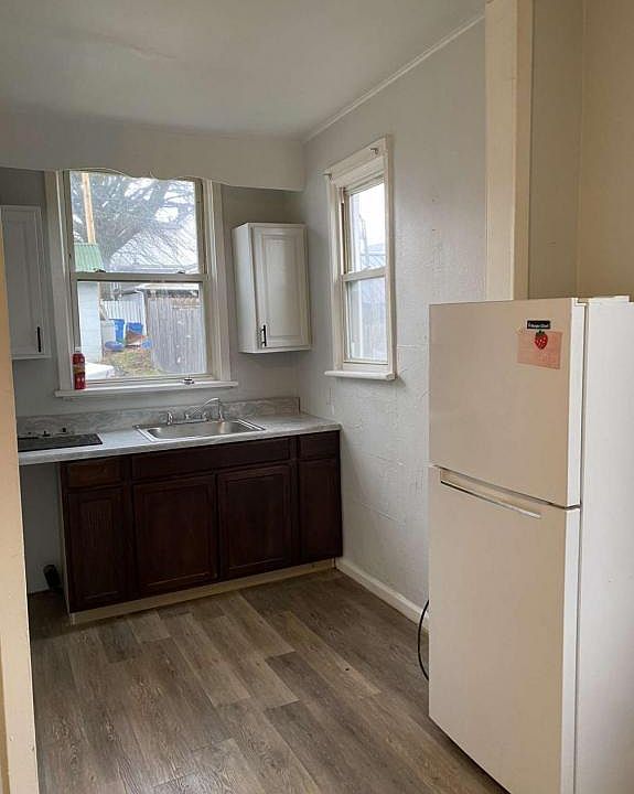 1st image of 209 N 4th St