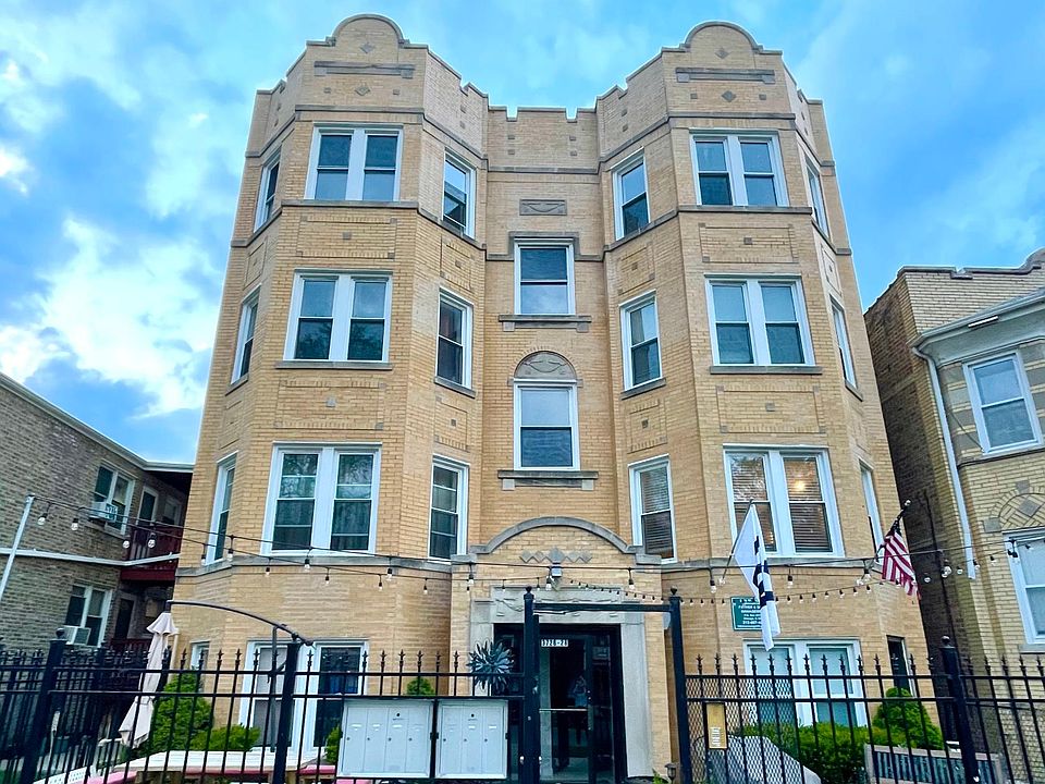 top floor 2bed/1bath with dining room