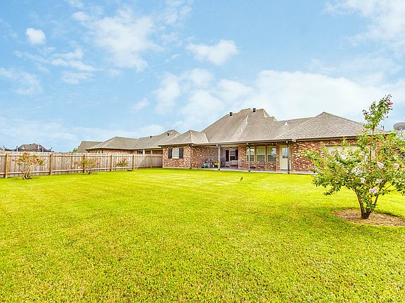 4th image of 229 Port Royal Way
