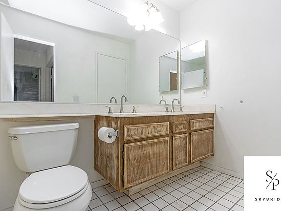 5th image of 21680 Laurelrim Dr Unit A