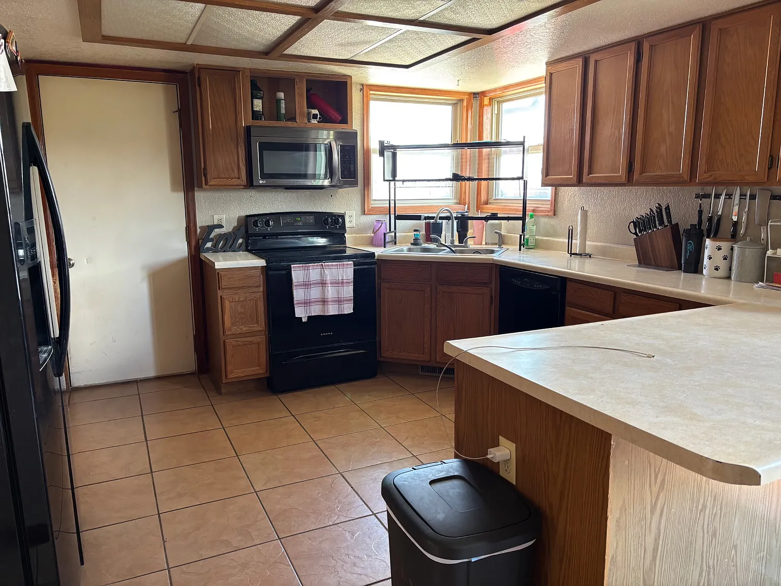 2378 Eileen Way — Photo 3