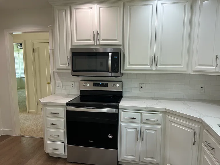 1691 Everett Ave — Photo 3