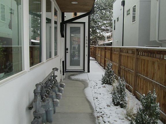 3rd image of 1366 N Knox Ct