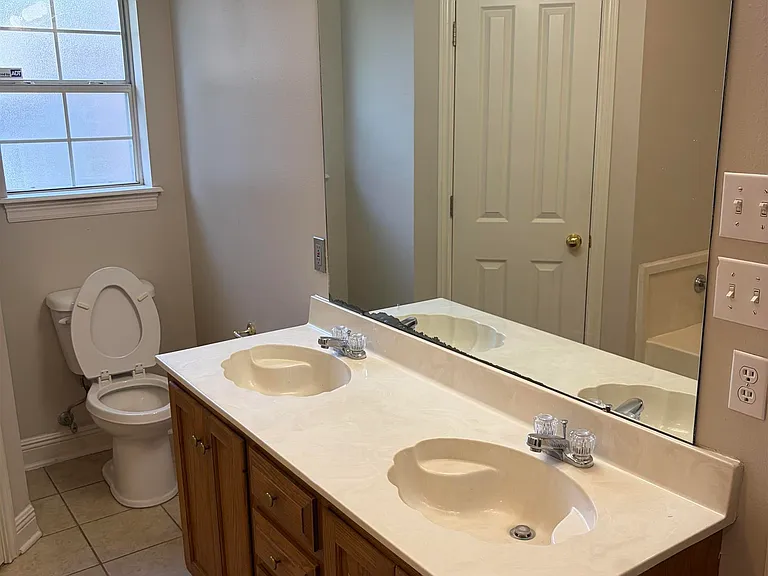 17226 Northlake Dr — Photo 26