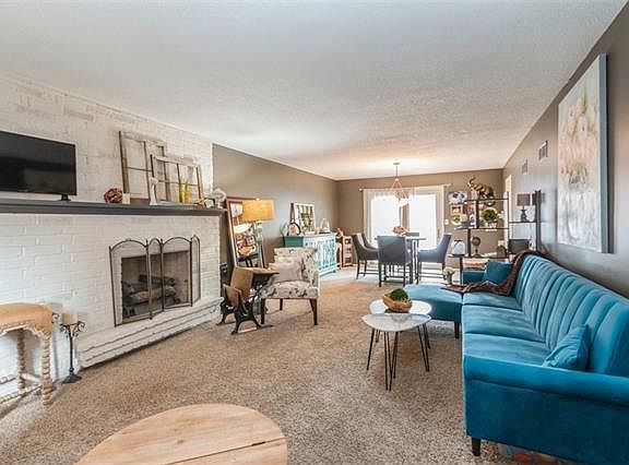 5th image of 9671 Wedd St