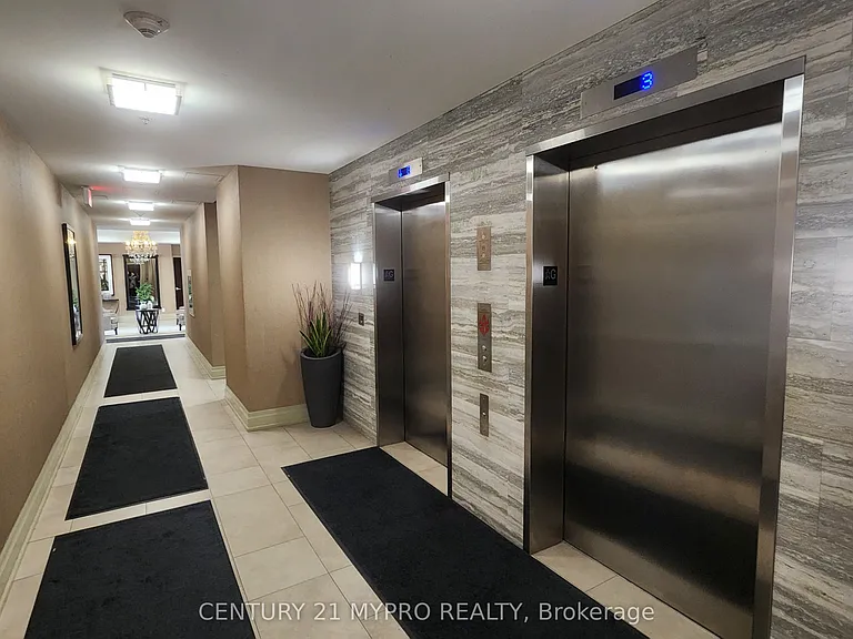 27 Rean Dr #428 — Photo 8