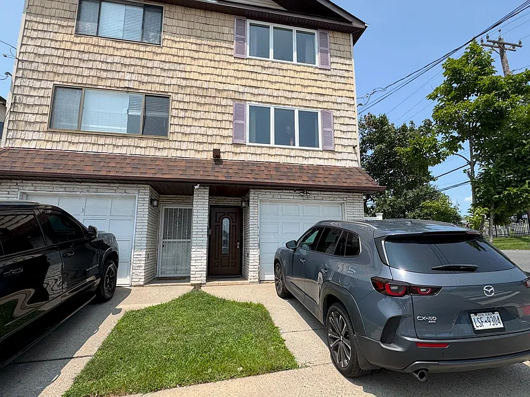 1 Ledyard Pl — Photo 25