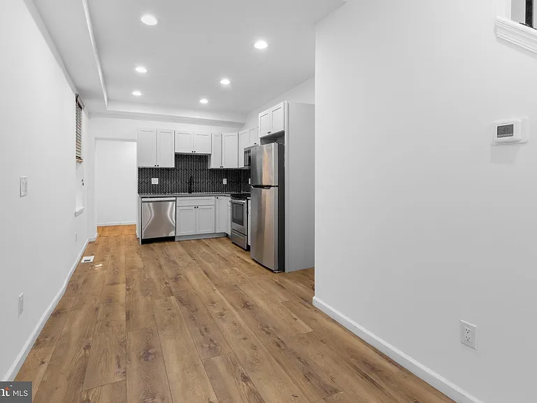 2516 W Master St — Photo 5