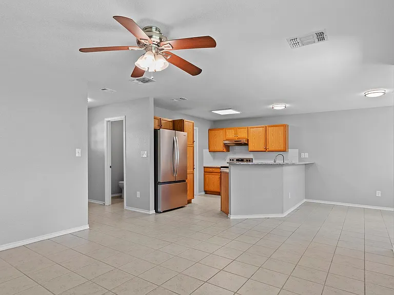 3015 Green Mountain Dr — Photo 4