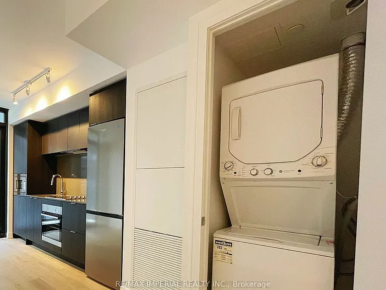 1 Jarvis St #904 — Photo 15