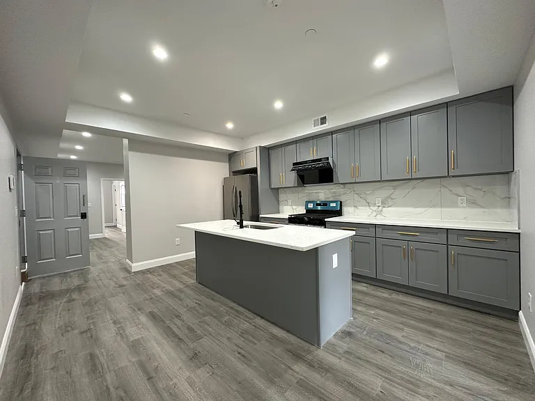 511 S 4th St #2 — Photo 1