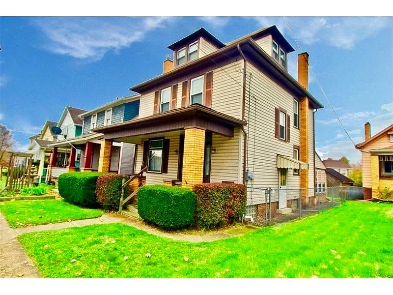 219 N Mercer Ave photo 1