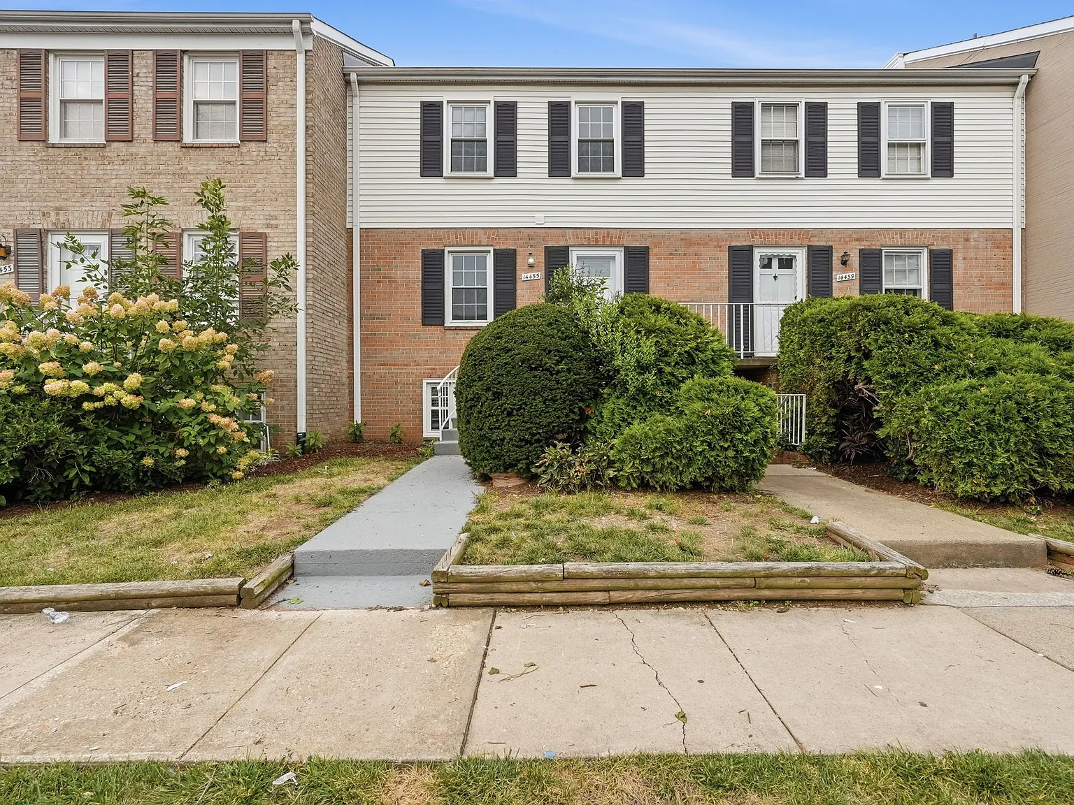 3 bed, 1302 sqft, $2,500 — Photo 1