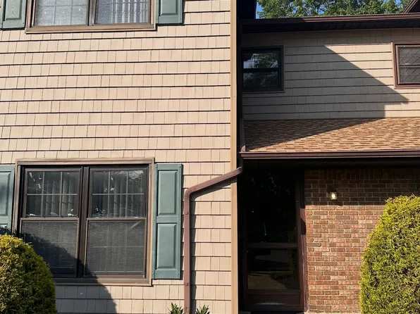 99 Pheasant Run, Edison, NJ 08820