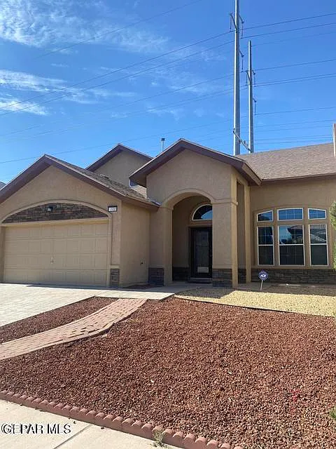 3 bed, 2.5 bath, 1770 sqft, $1,800 — Photo 3