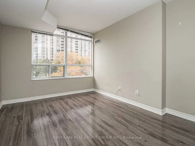 35 Kingsbridge Garden Cir #312 — Photo 24