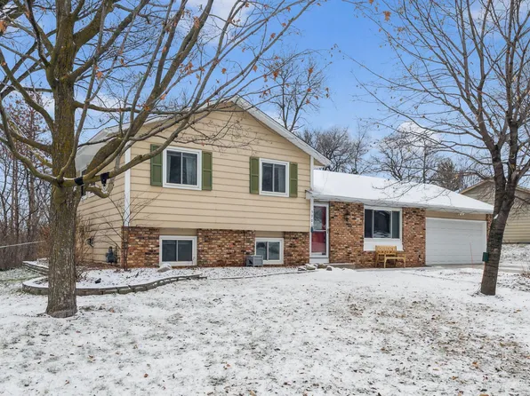 5901 139th St W, Apple Valley, MN 55124