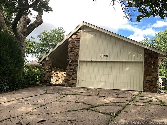2nd image of 2309 W Jackson St
