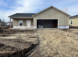2753 S Cypress St, Wichita, KS 67210