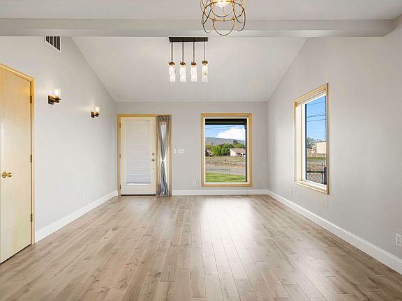 4th image of 11021 View Ln