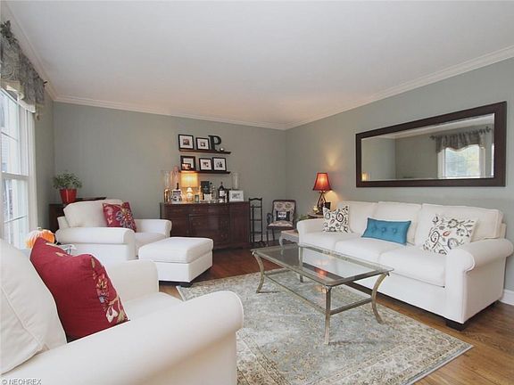 2nd image of 140 Parmelee Dr