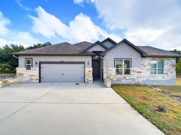2407 FM 1283, Pipe Creek, TX 78063