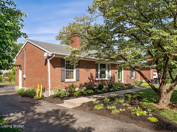 2nd image of 3018 Whiteway Ave