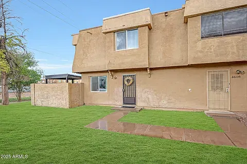3 bed, 1.5 bath, 1008 sqft, $1,800 — Photo 1
