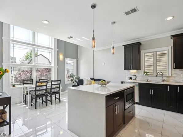 108 Irving St #2, Jersey City, NJ 07307