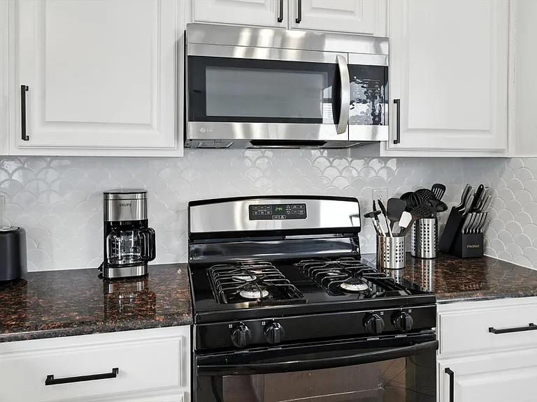 5795 Brighton Ct — Photo 11