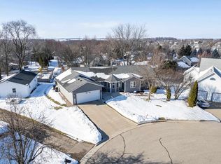 416 Stoneridge Ter, Deforest, WI 53532