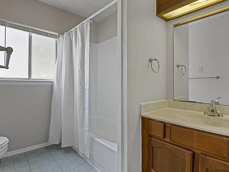 1022 Baden — Photo 19