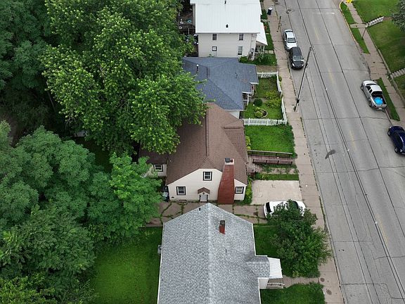 2nd image of 812 Cedar St