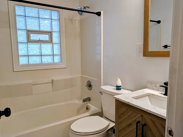 562 W Drummond Dr — Photo 5