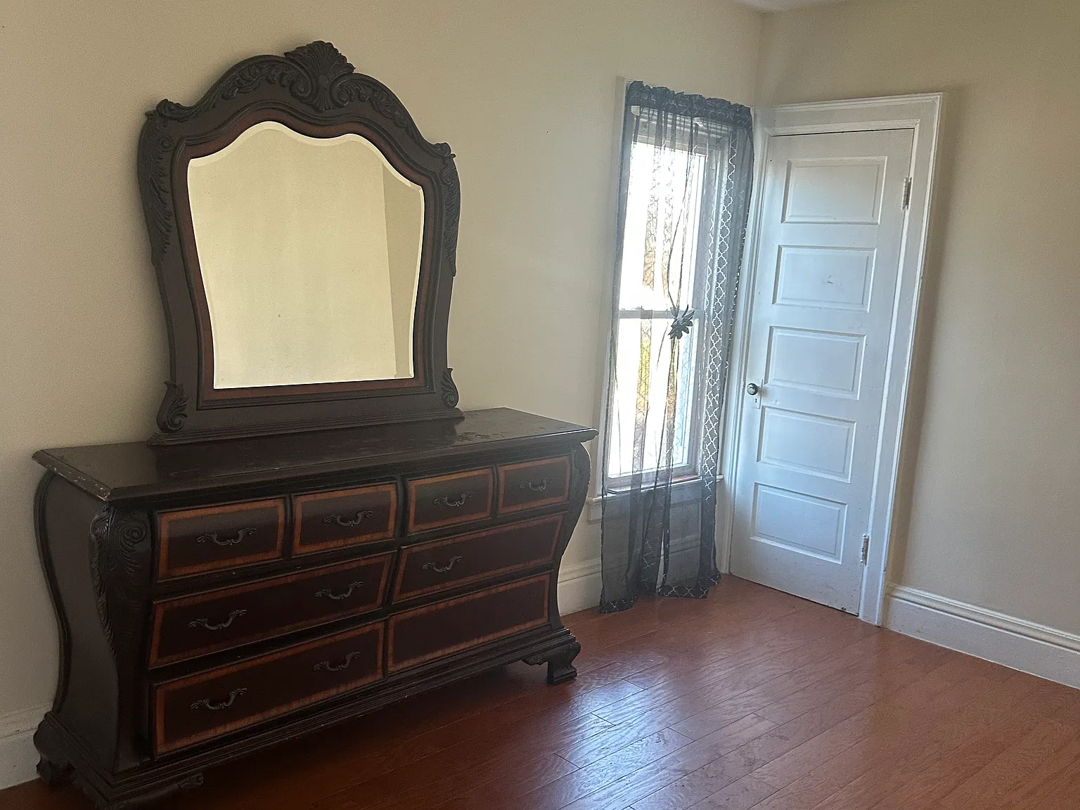 1439 S Park Ave — Photo 4