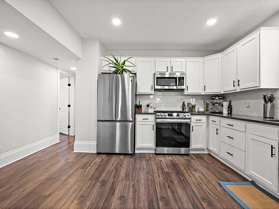 2nd image of 531 E Downington Ave