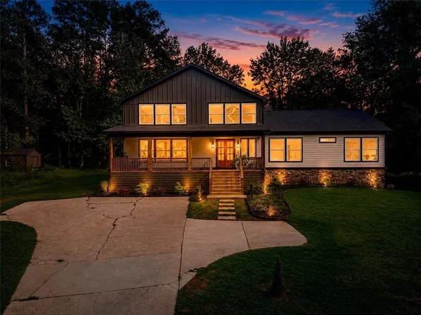 170 Lakeview Ln, Fayetteville, GA 30214