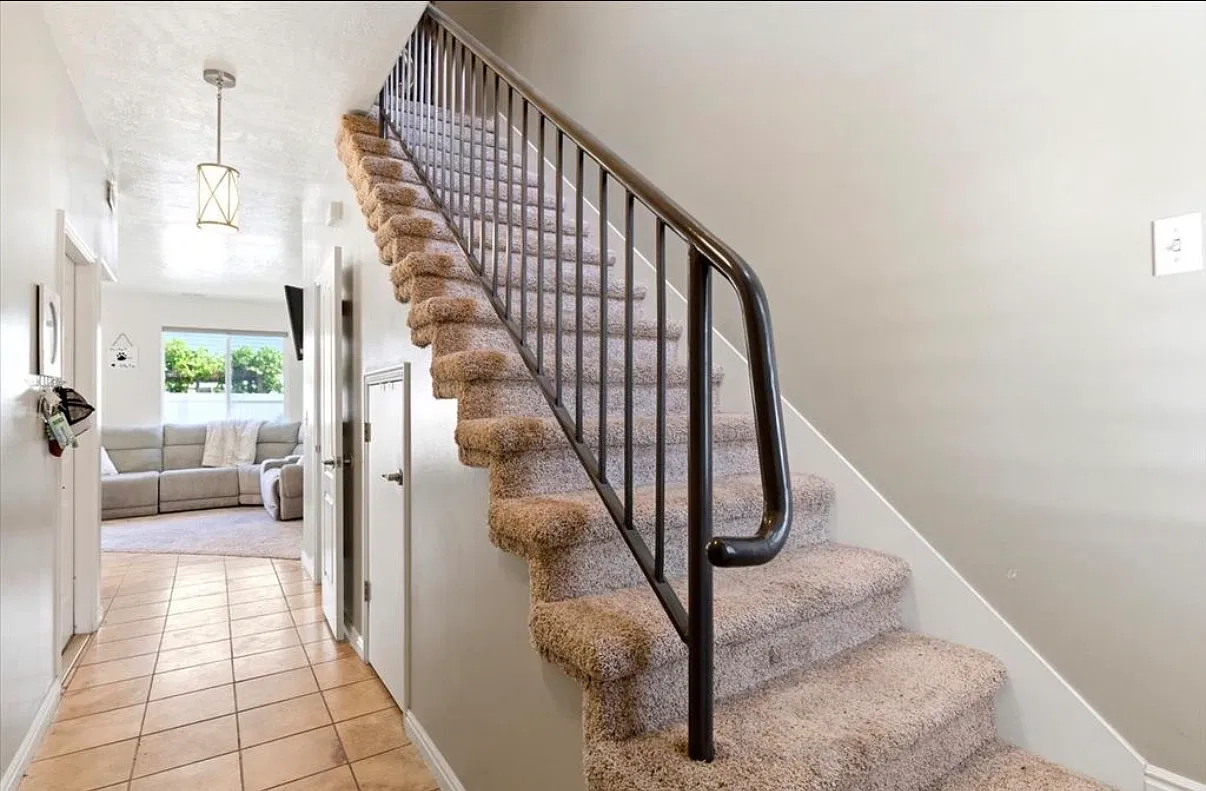 3 bed, 2.5 bath, 1204 sqft, $2,400 — Photo 4