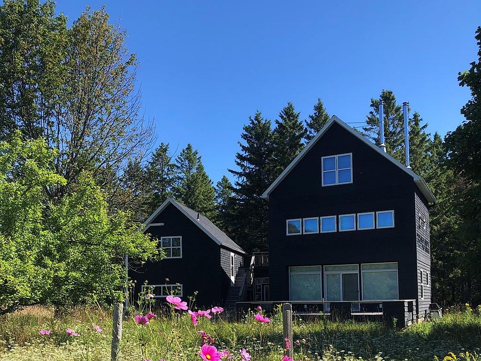 1st image of 2209 Hillcrest Ln