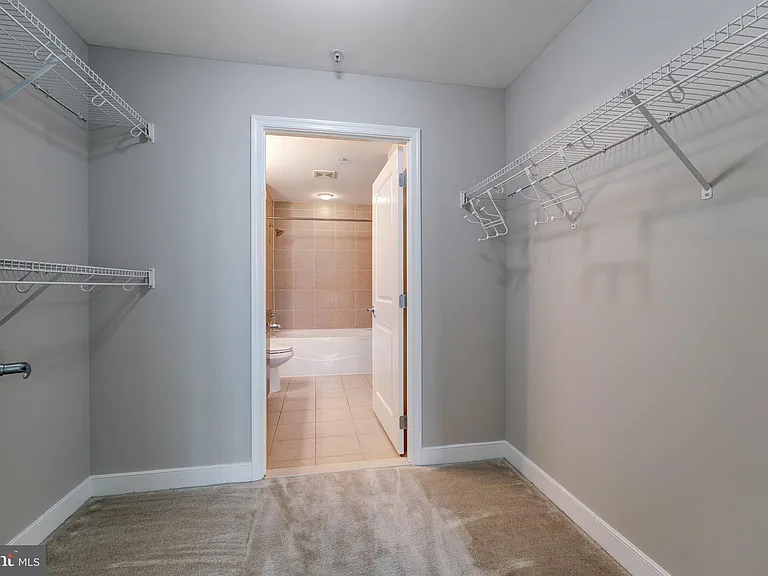 155 Potomac #432 — Photo 14
