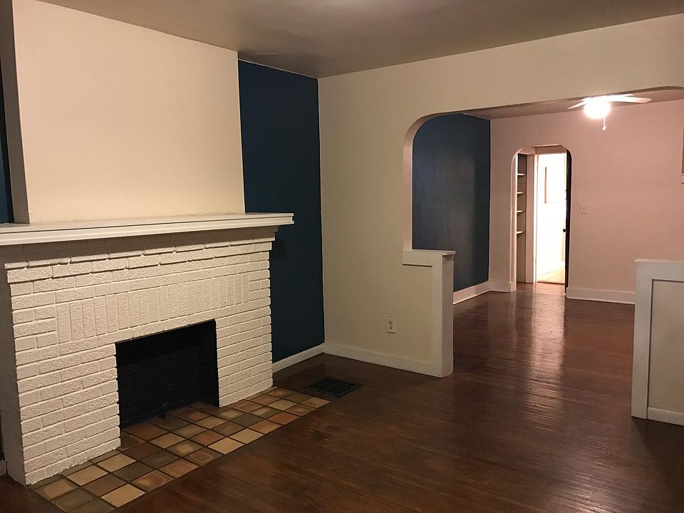 Living to Dining area