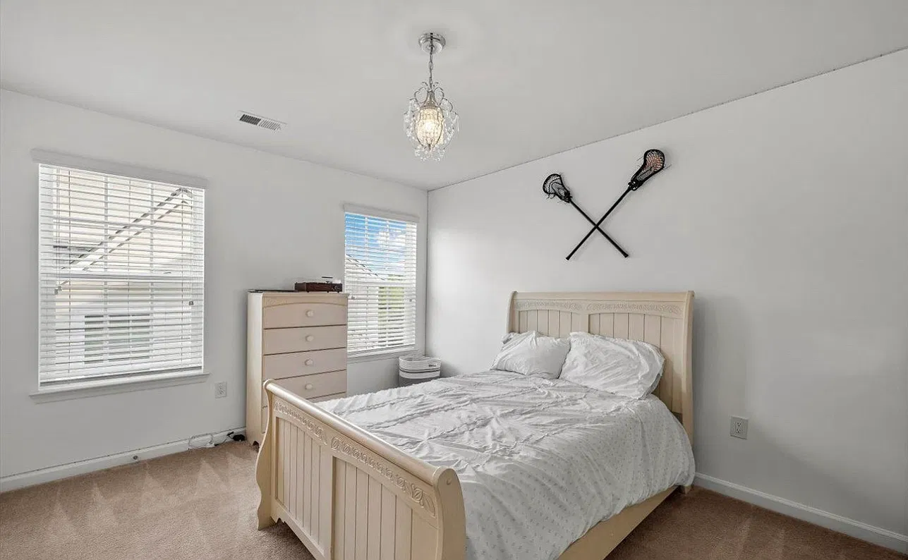1 bed, $1,000 — Photo 1