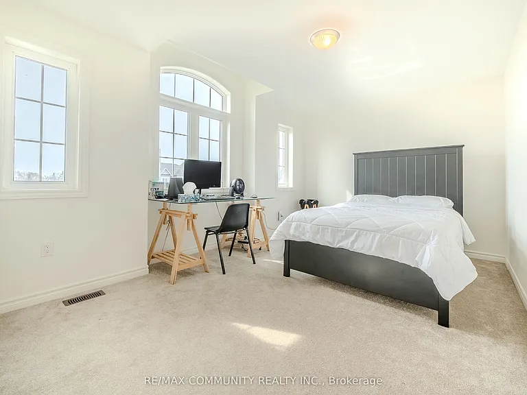1450 Sharon Dr — Photo 15