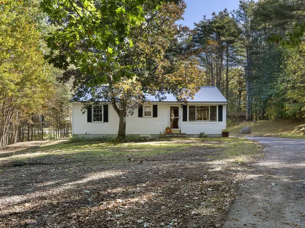 61 Center Road, Gray, ME 04039