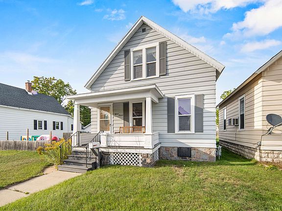 4th image of 1516 Logan Ave