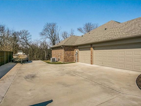 4th image of 6221 Fox Hollow Dr