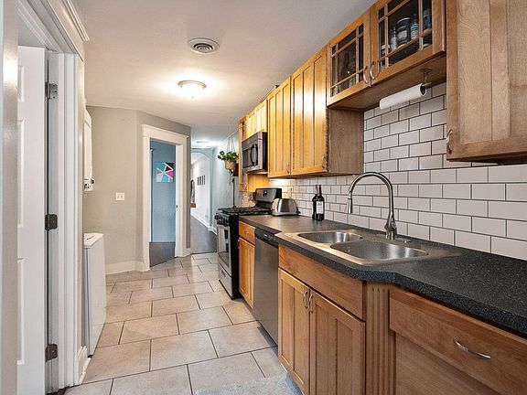 4th image of 2926 Holmes St APT 2