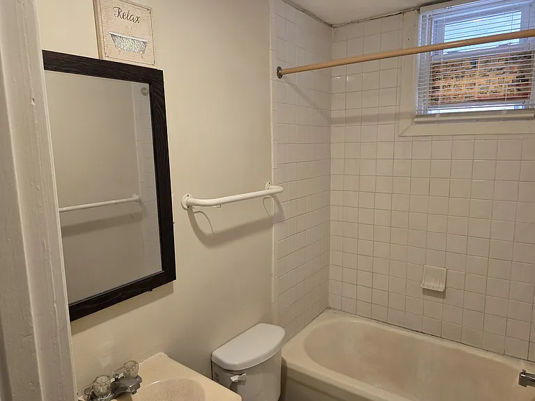 610 W 20th St #1 — Photo 10